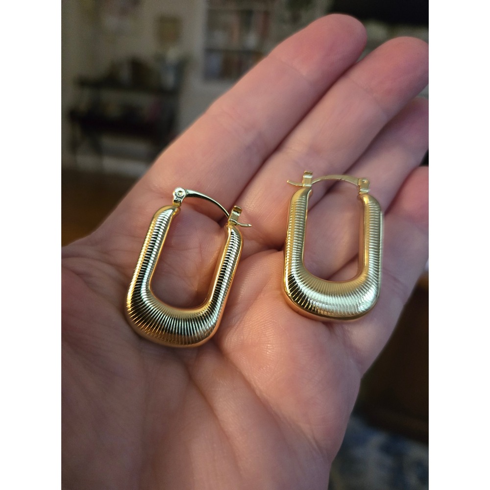 Rectangular Hoops Goldtone 1 inch Leverback